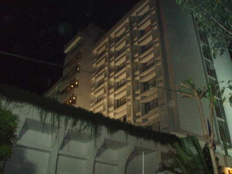 Ramada By Wyndham Chennai Egmore Exterior photo