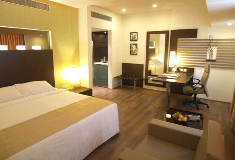 Ramada By Wyndham Chennai Egmore Exterior photo