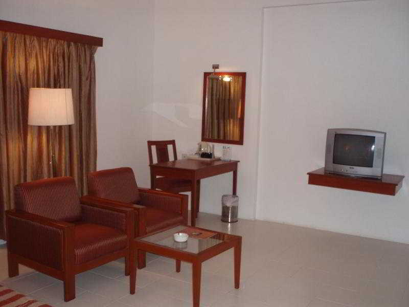 Ramada By Wyndham Chennai Egmore Exterior photo