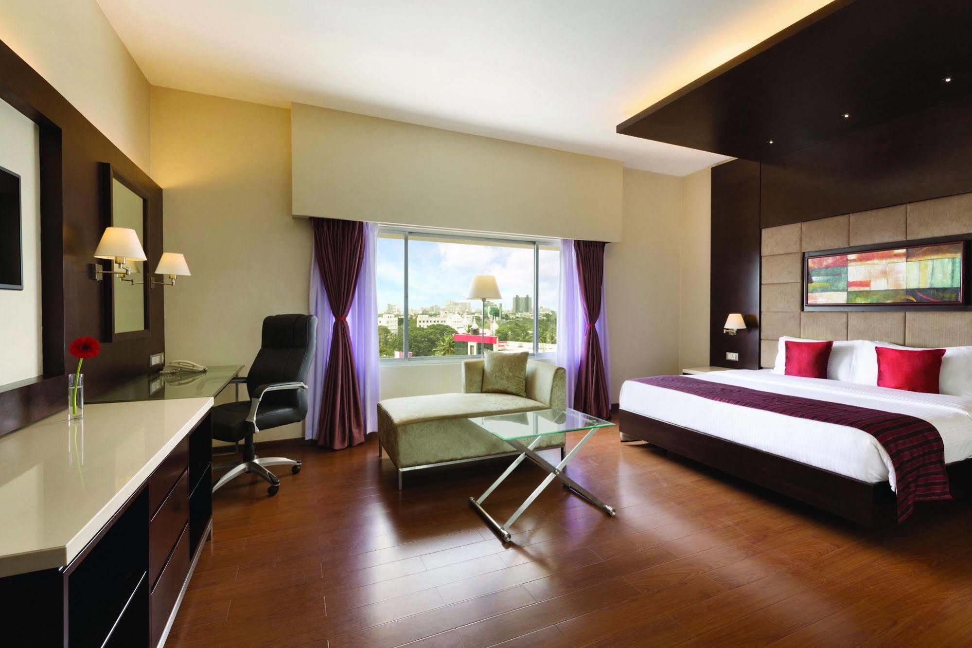 Ramada By Wyndham Chennai Egmore Exterior photo